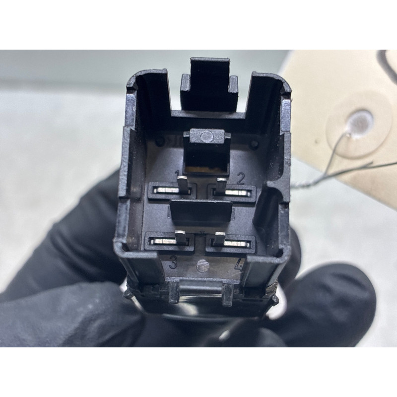 Bouton de warning VOLKSWAGEN GOLF 5 Photo n°3