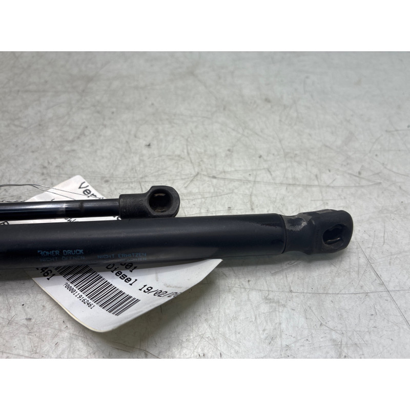Verin de coffre VOLKSWAGEN GOLF 5 Photo n°4