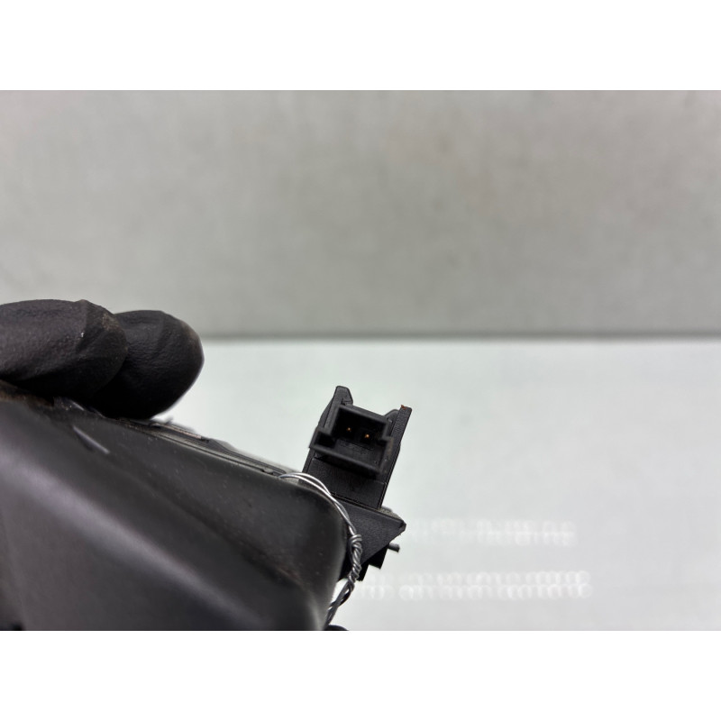 Bouton de coffre BMW SERIE 3 E90 Photo n°2
