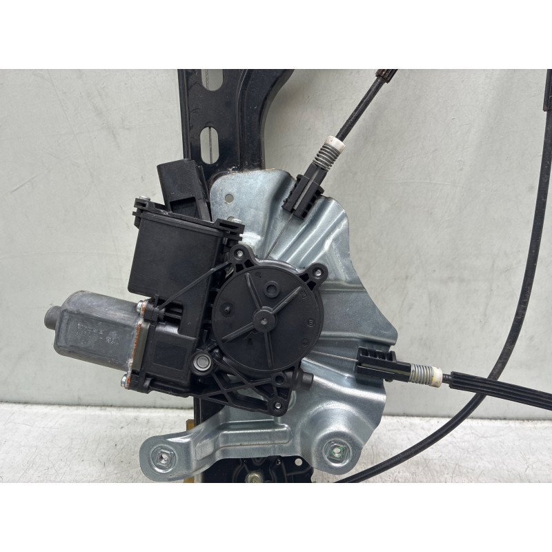 Leve vitre electrique avant gauche OPEL ASTRA J Photo n°3