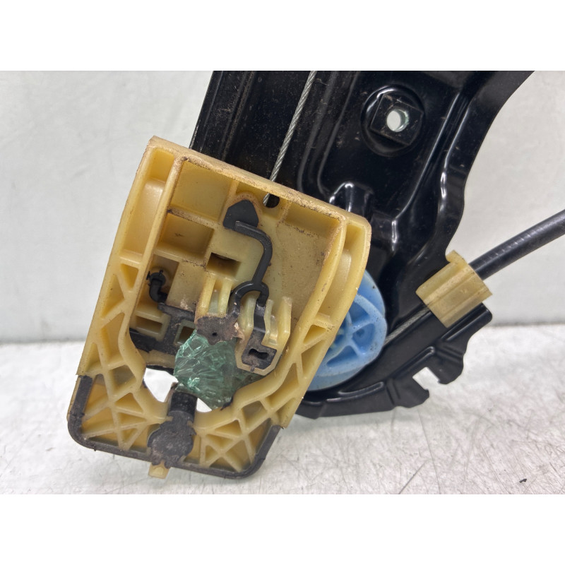 Leve vitre electrique avant gauche OPEL ASTRA J Photo n°5