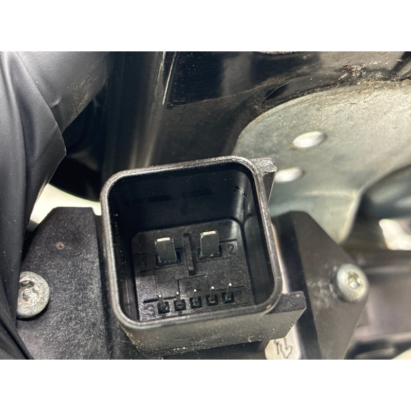 Leve vitre electrique avant gauche OPEL ASTRA J Photo n°9