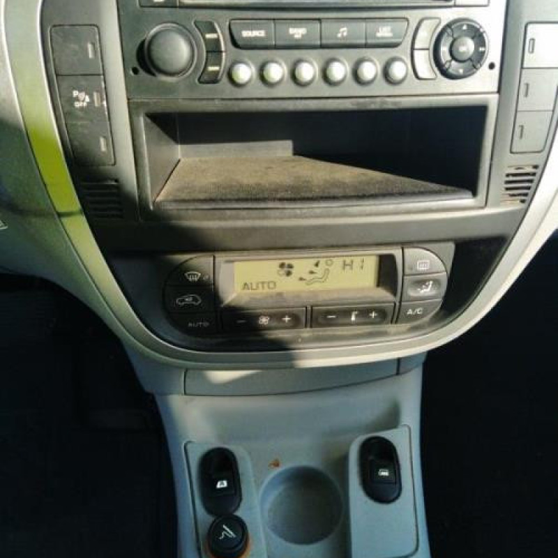 Porte avant droit CITROEN C3 1 Photo n°17