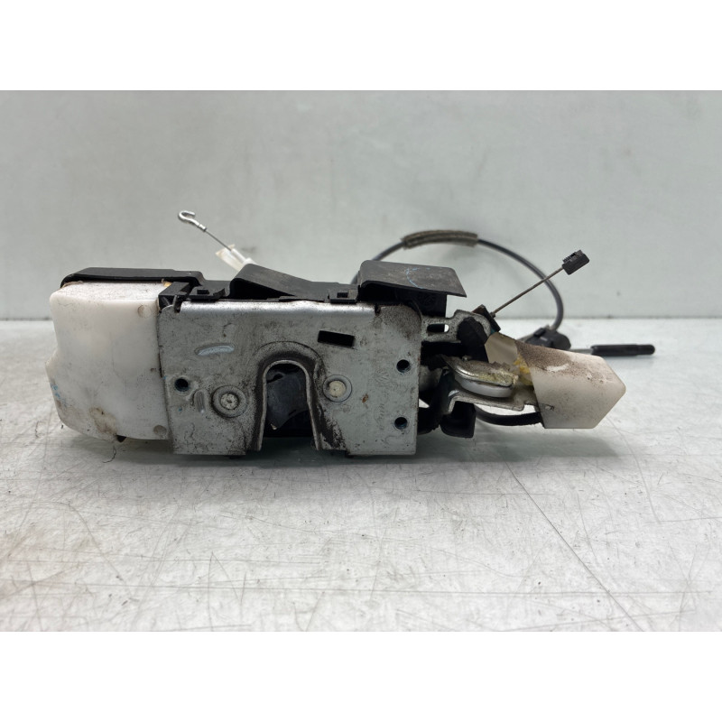Serrure avant gauche VOLKSWAGEN FOX Photo n°1