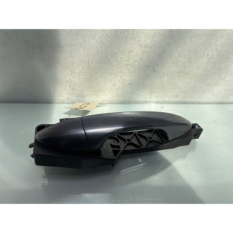 Poignee porte avant droit HYUNDAI I 20 2 Photo n°1