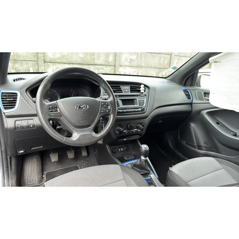 Poignee porte avant droit HYUNDAI I 20 2 Photo n°18