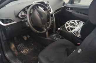Pretensionneur de ceinture avant droit PEUGEOT 207