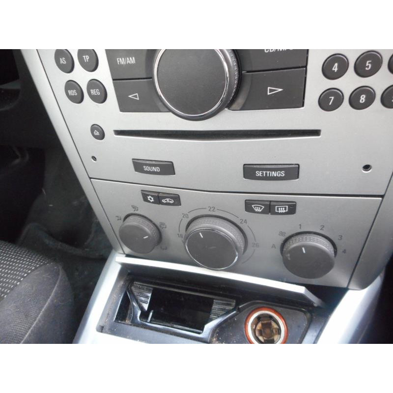 Plage arriere OPEL ASTRA H Photo n°8