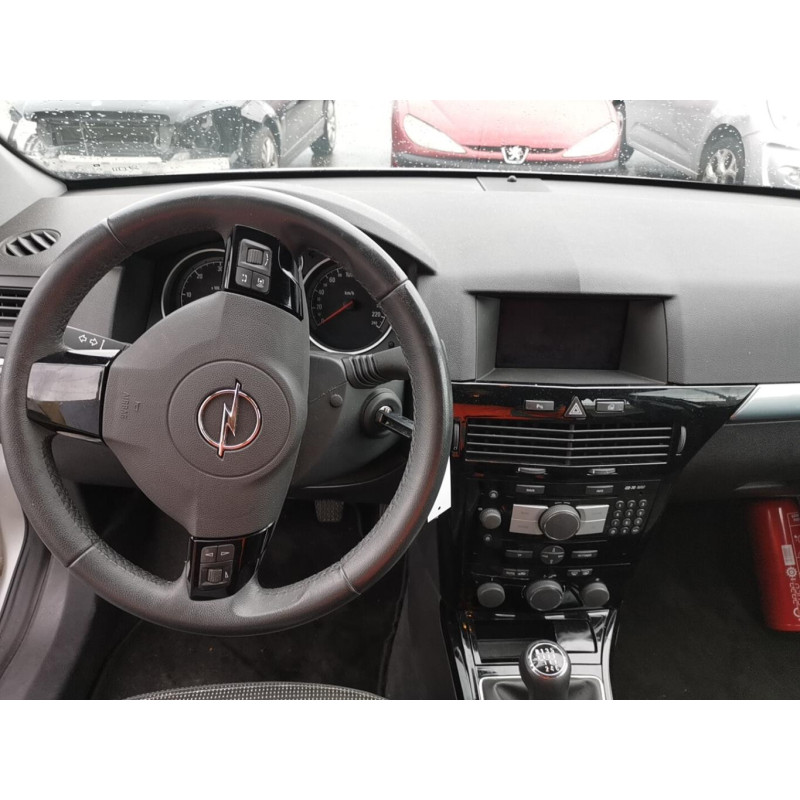 Plage arriere OPEL ASTRA H Photo n°7