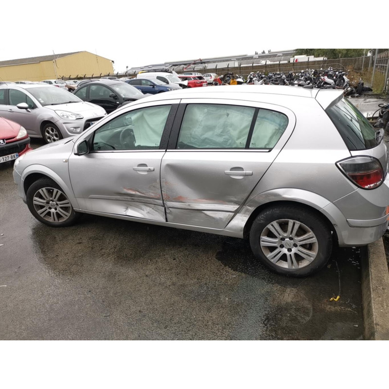 Plage arriere OPEL ASTRA H Photo n°10