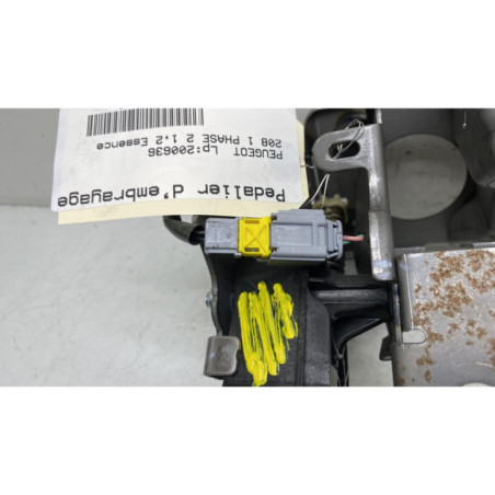 Pedale d'embrayage PEUGEOT 208 1