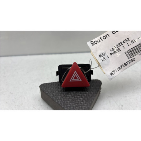 Bouton de warning AUDI A3 1 Photo n°1