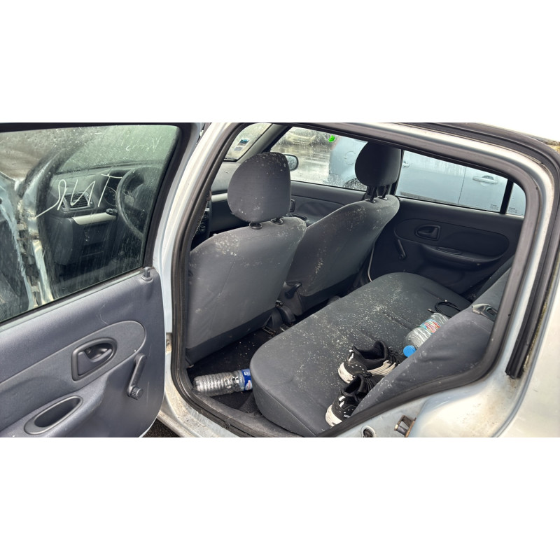Plage arriere RENAULT CLIO 2 Photo n°14