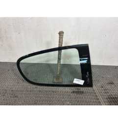 Vitre arriere droit PEUGEOT 107 Photo n°1