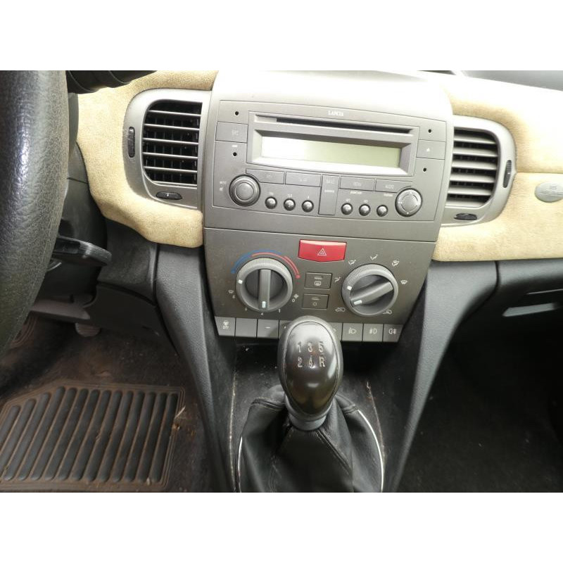 Plage arriere LANCIA YPSILON 4 Photo n°10