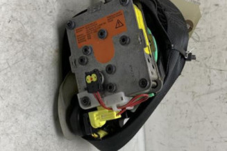 Pretensionneur de ceinture avant droit TOYOTA AURIS 1