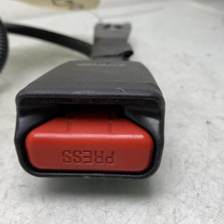 Attache ceinture avant droit TOYOTA YARIS 3