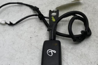 Attache ceinture avant droit TOYOTA YARIS 3