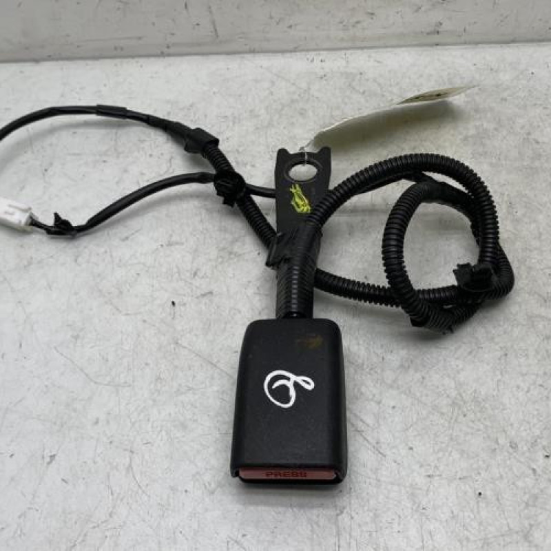 Attache ceinture avant droit TOYOTA YARIS 3 Photo n°3