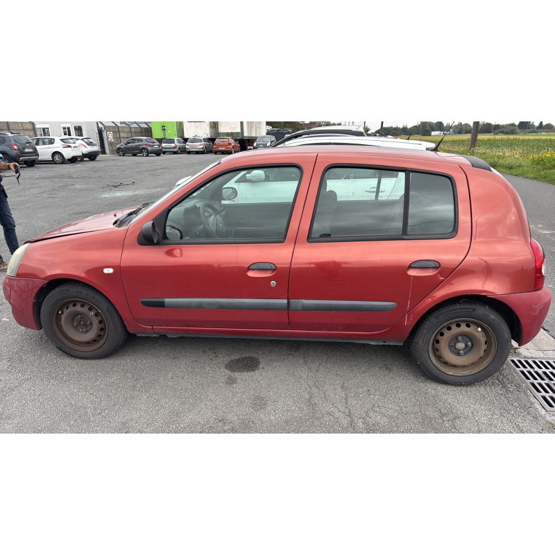 Vitre arriere gauche RENAULT CLIO 2 CAMPUS Photo n°9