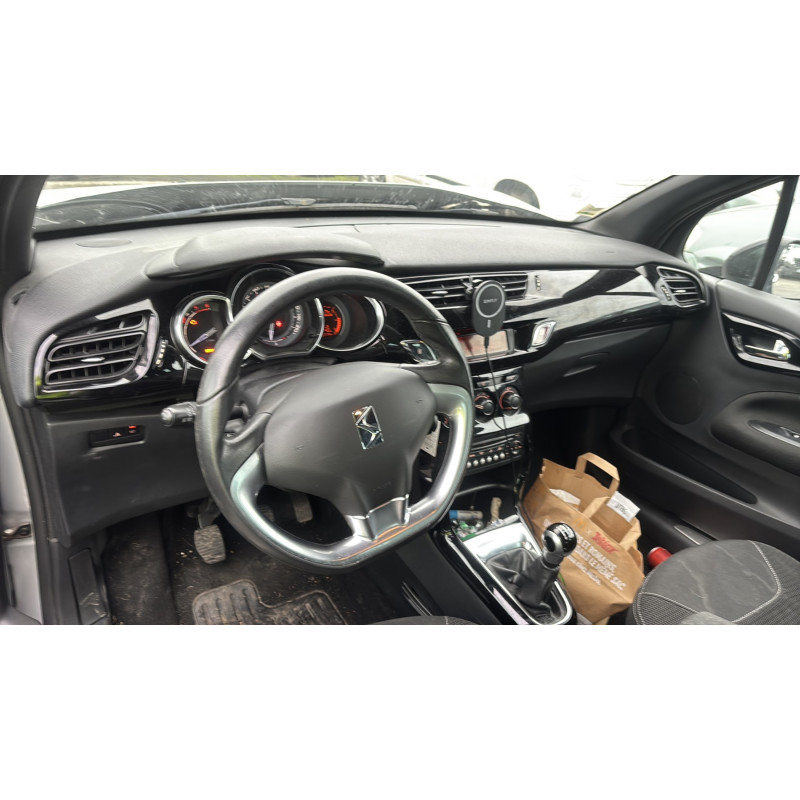 Bouchon de carburant CITROEN DS3 Photo n°17