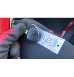 Bouton de coffre PEUGEOT 108