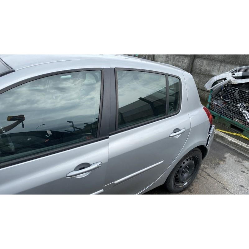 Plage arriere RENAULT CLIO 3 Photo n°3