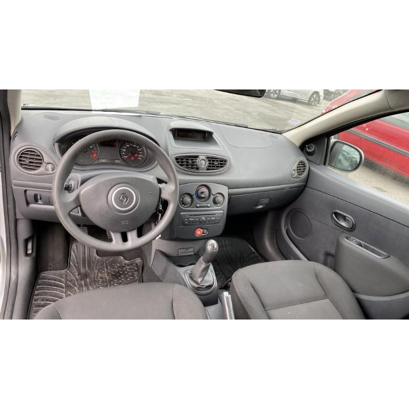 Plage arriere RENAULT CLIO 3 Photo n°6