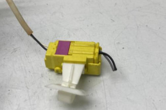 Pretensionneur de ceinture avant droit VOLKSWAGEN PASSAT 5