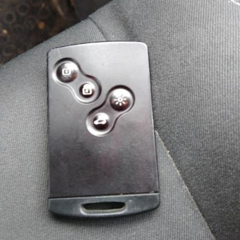 Pretensionneur de ceinture avant droit RENAULT MEGANE 3 Photo n°11
