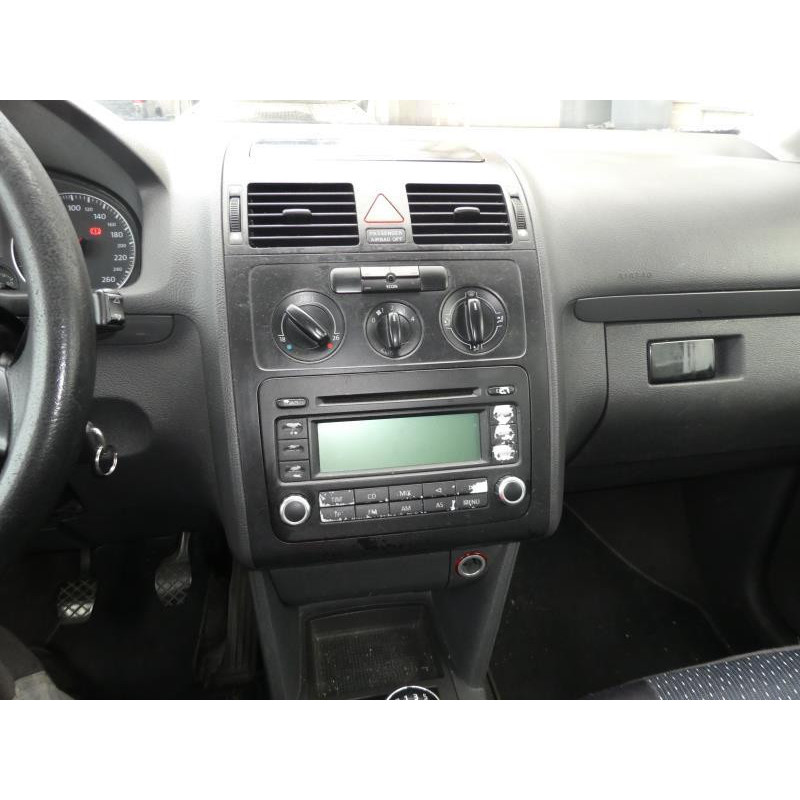 Plage arriere VOLKSWAGEN TOURAN 1 Photo n°4