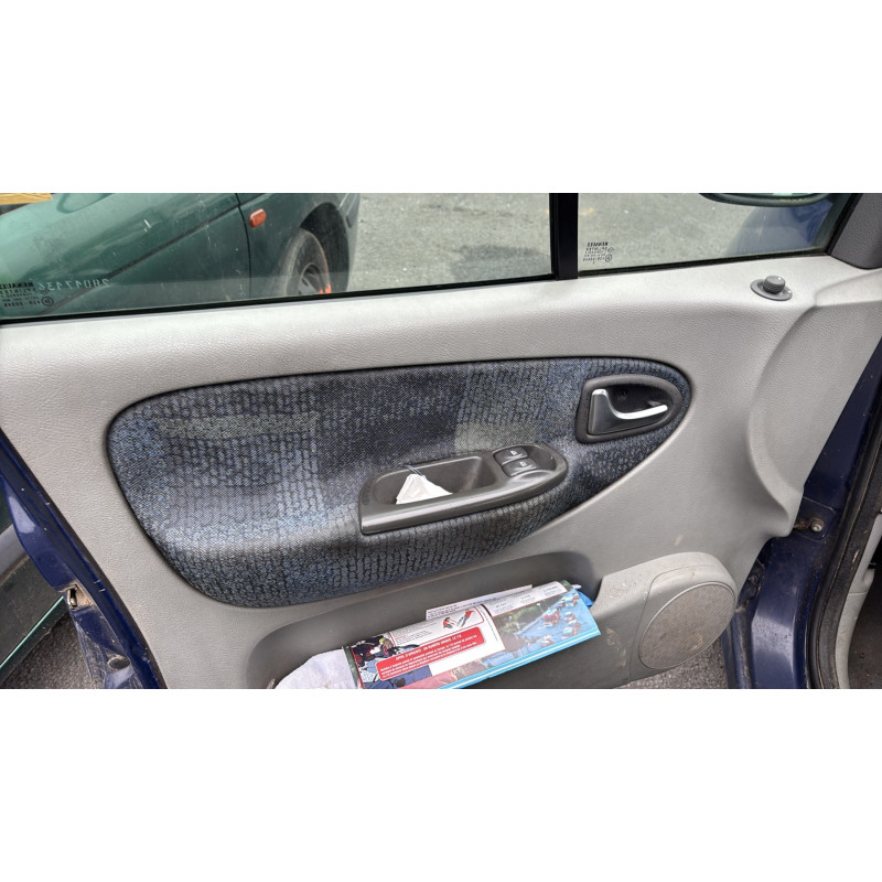 Trappe d'essence RENAULT SCENIC 1 Photo n°13