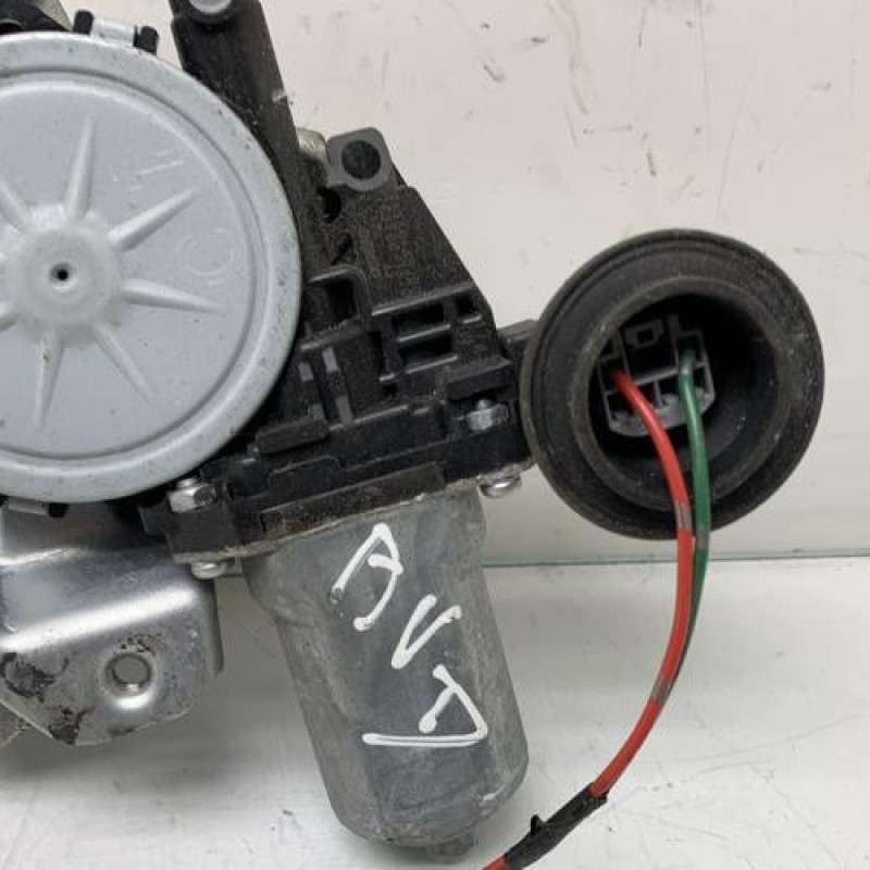 Leve vitre electrique avant droit SUZUKI SWIFT 3 Photo n°2