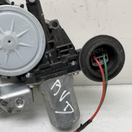 Leve vitre electrique avant droit SUZUKI SWIFT 3