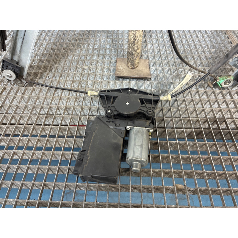 Leve vitre electrique avant gauche AUDI A4 2 Photo n°3