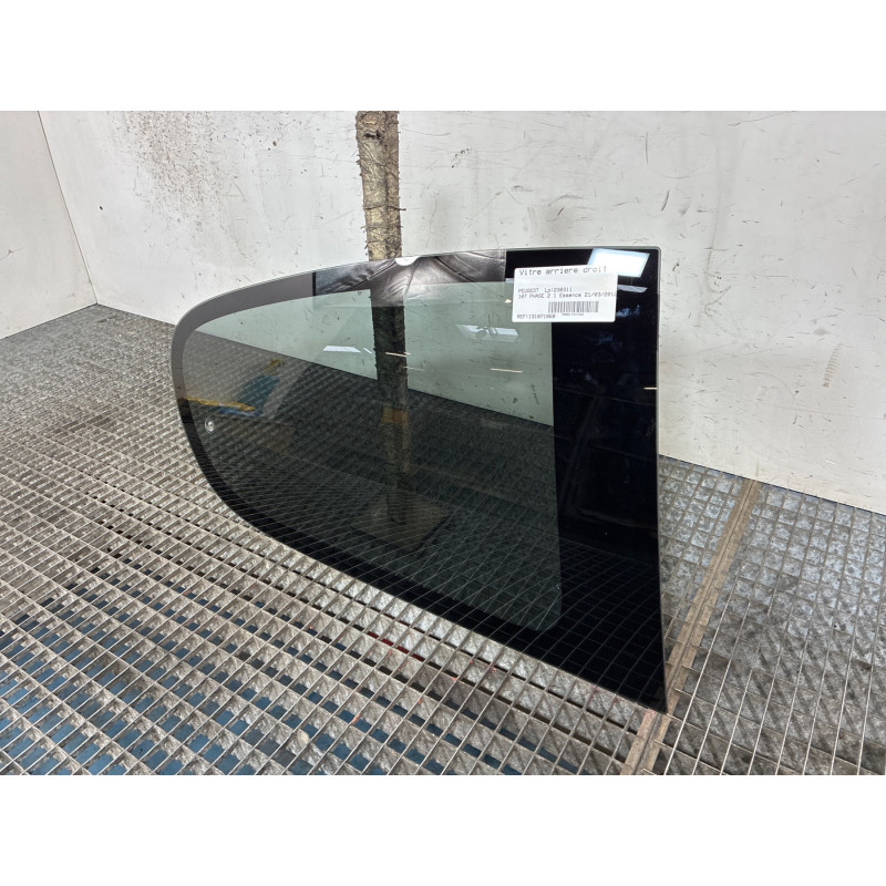 Vitre arriere droit PEUGEOT 107 Photo n°3