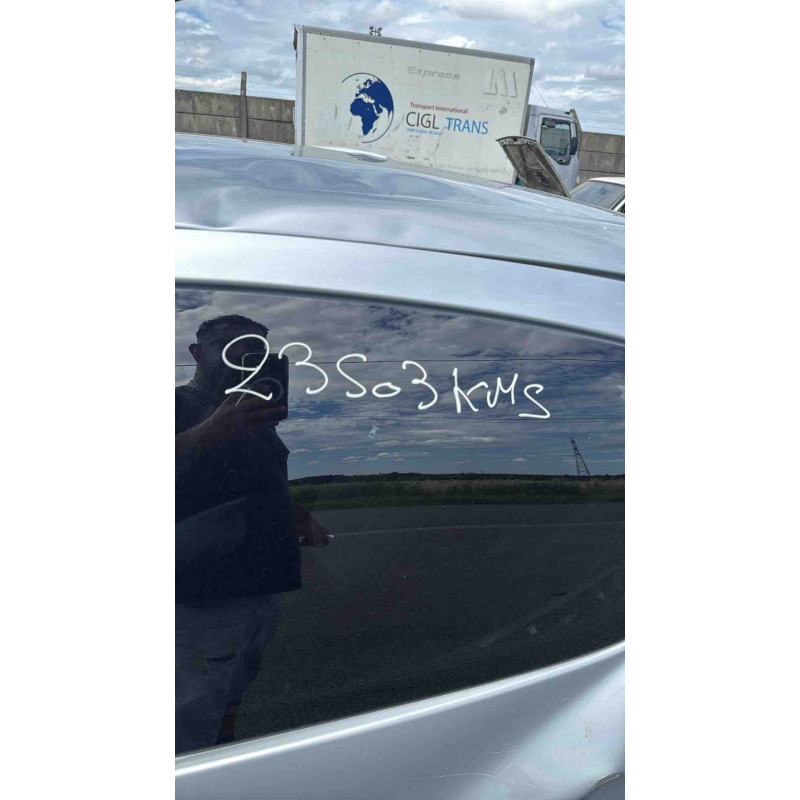 Vitre arriere droit PEUGEOT 107 Photo n°19