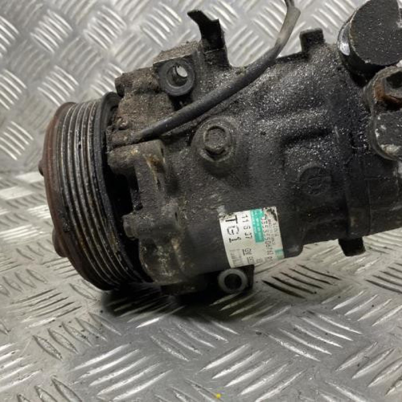 Compresseur clim SUZUKI SWIFT 3 Photo n°5