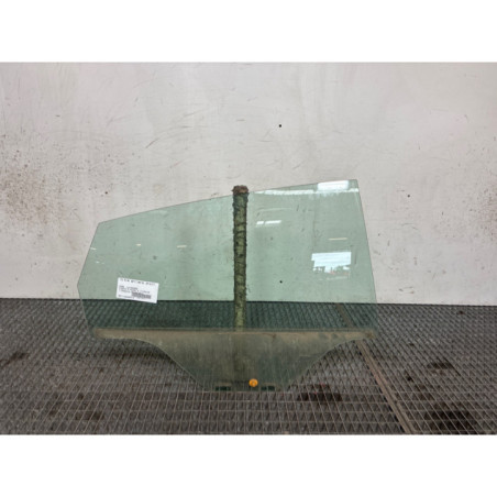 Vitre arriere droit FORD FIESTA 6 Photo n°1