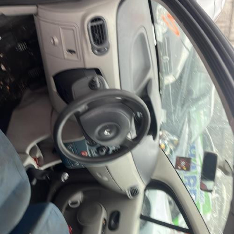 Pretensionneur de ceinture avant droit RENAULT MODUS Photo n°10