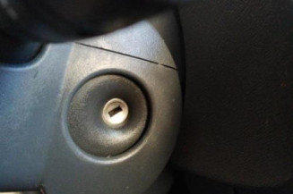 Calculateur moteur RENAULT TWINGO 2