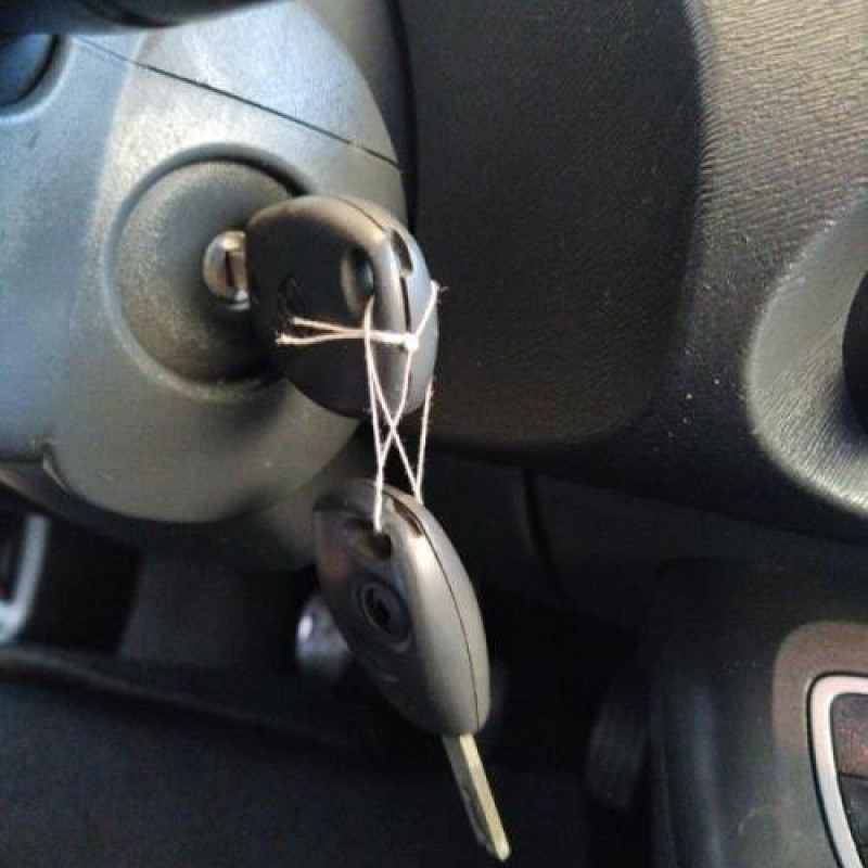 Calculateur RENAULT TWINGO 2 Photo n°15