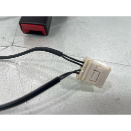 Attache ceinture arriere droit PEUGEOT 3008 1 Photo n°1