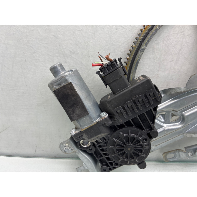 Leve vitre electrique avant gauche OPEL ZAFIRA B Photo n°3
