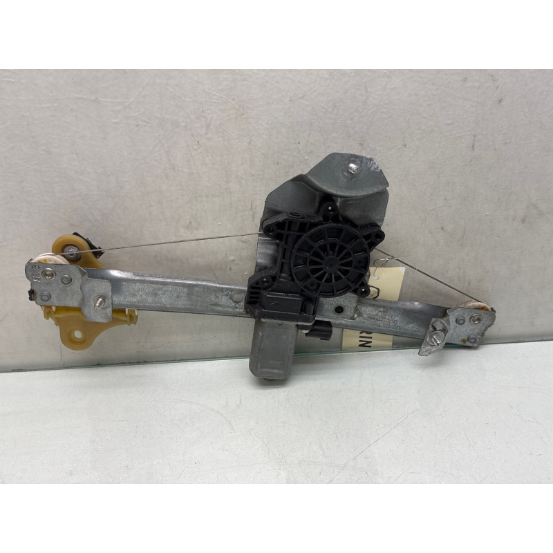 Leve vitre electrique arriere gauche RENAULT CLIO 4 Photo n°4
