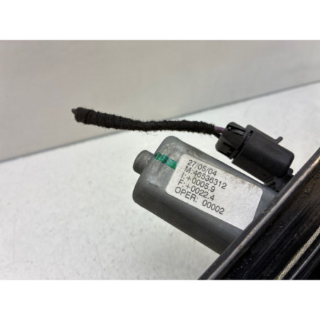 Leve vitre electrique avant gauche FIAT PUNTO 2
