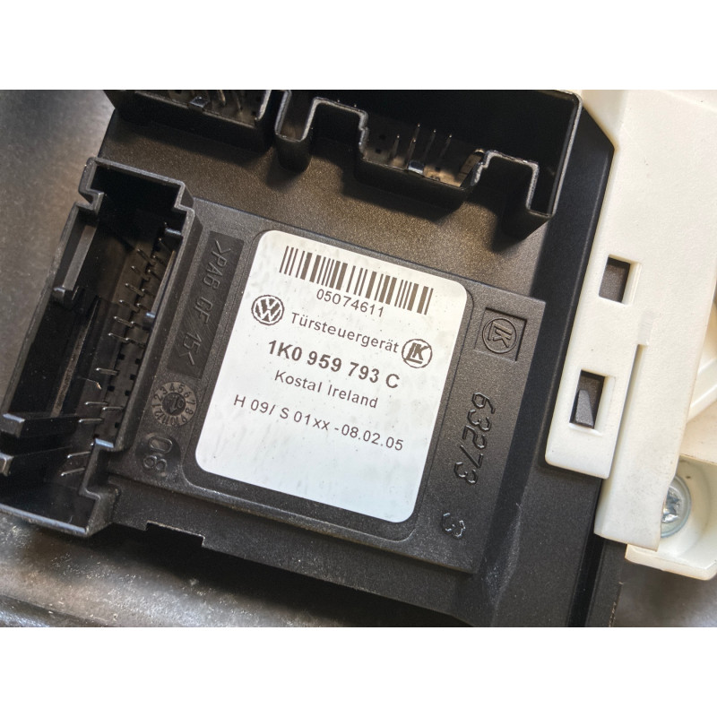 Leve vitre electrique avant gauche VOLKSWAGEN GOLF 5 Photo n°6