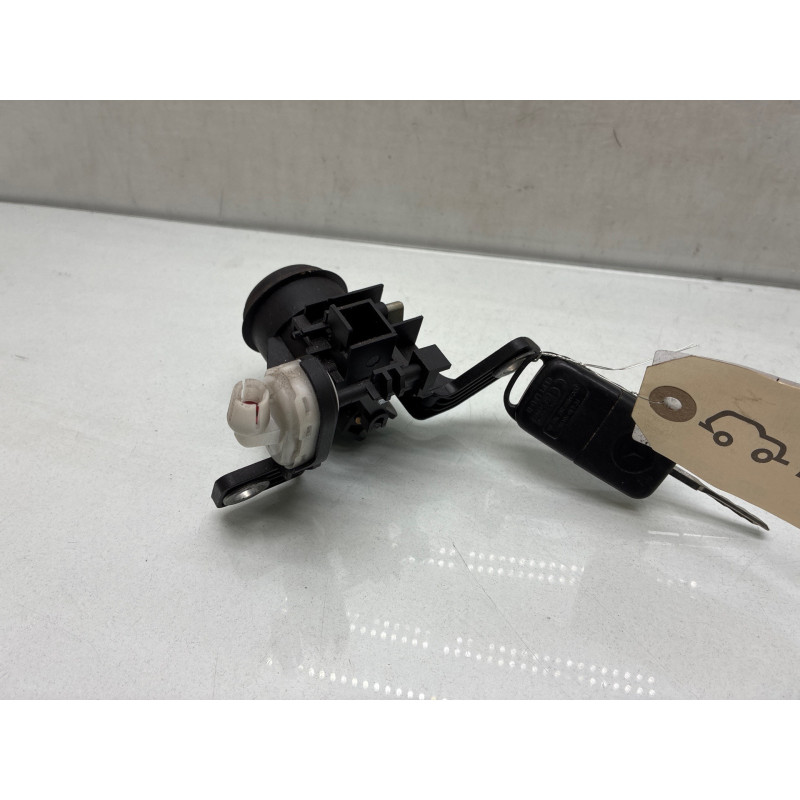 Bouton de coffre MERCEDES CLASSE A 168 Photo n°2
