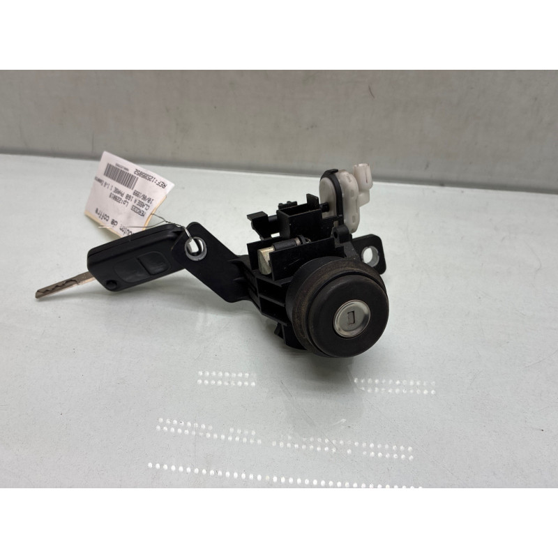 Bouton de coffre MERCEDES CLASSE A 168 Photo n°3