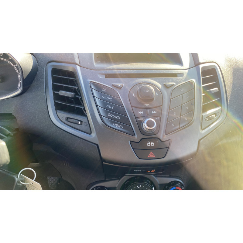 Poignee porte avant droit FORD FIESTA 6 Photo n°18